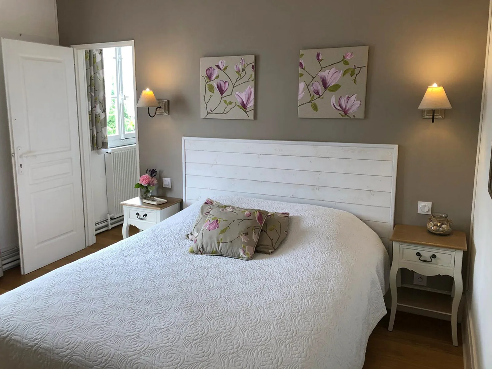 les champs rabats chambre rossignol lit double ambiance florale 02