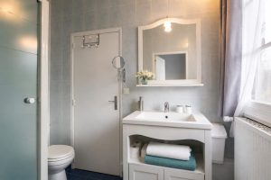 Chambre Tourterelle sdb tourterelle champs rabats -nos chambres ok - tourt ok